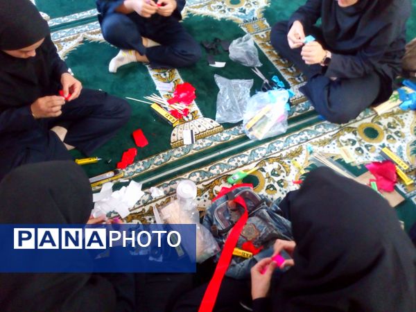 آموزش ساخت گل روبانی در دبیرستان دخترانه فاطمیه