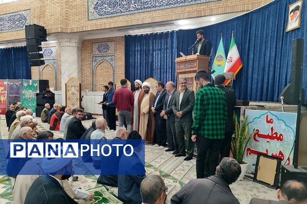 نماز جمعه این هفته باقرشهر با حضور پرشور دانش‌آموزان