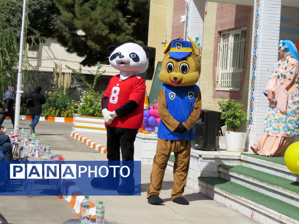 نواختن زنگ اول مهر در مدرسه شهدا فرهنگی 