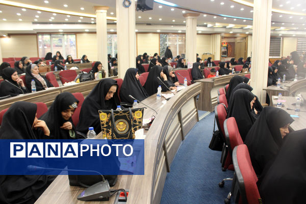 همایش معلم ماندگار در قم