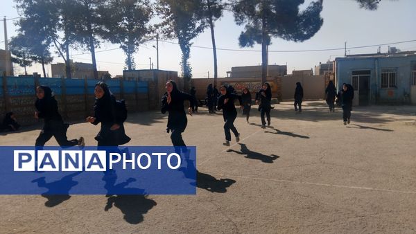 برگزاری المپیاد ورزشی در دبیرستان زنده یاد رقیه مظفری نیا