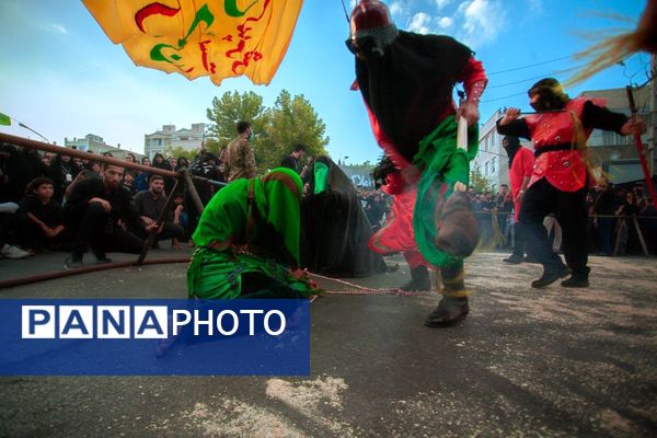 روضه مصور روز عاشورا همراه با مراسم خیمه‌سوزان در مشهد 