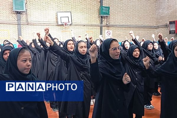 آمادگی پیشتازان دبیرستان ریحانه النبی باقرشهر برای آغاز سال تحصیلی 