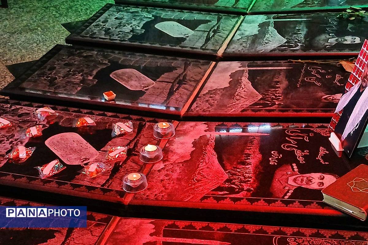 برپایی آیین غبارروبی مزار شهدا در هفته دفاع مقدس در ملارد 
