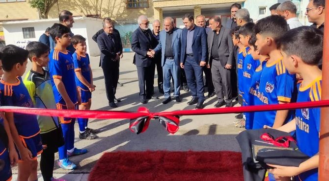 افتتاح زمین چمن مصنوعی شهید محمدکاظم فراروئی آموزش و پرورش ناحیه یک شیراز