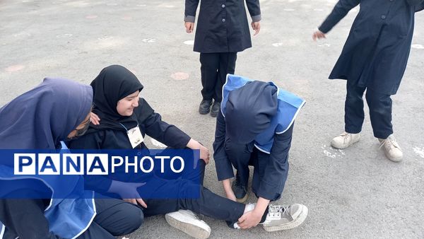 بیست و هفتمین مانور زلزله و ایمنی با شعار "مدرسه ایمن جامعه تاب آور " در دبستان پیام۲ ناحیه یک 
