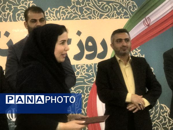 آیین تجلیل از خبرنگاران و اصحاب رسانه در محمودآباد