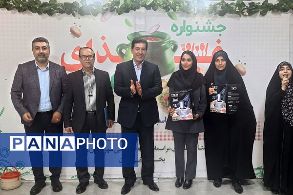 جشنواره غذای ایرانی به مناسبت هفته فرهنگی در فرهنگسرای بعثت صفادشت 