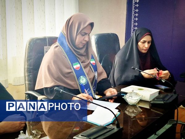 نشست بانوان ستادی با سرپرست آموزش و پرورش قائمشهر