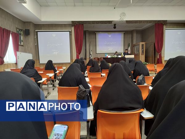 جلسه معاونین و مربیان پرورشی  ناحیه سه در دبیرستان مصلی نژاد حضرت زهرا(س)