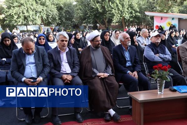 برگزاری آیین متمرکز بازگشایی مدارس در دبیرستان فاطمیه کرج
