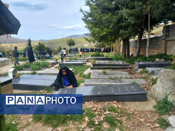 سنت حضور در آرامگاه اموات در روز عید فطر در کیاسر 