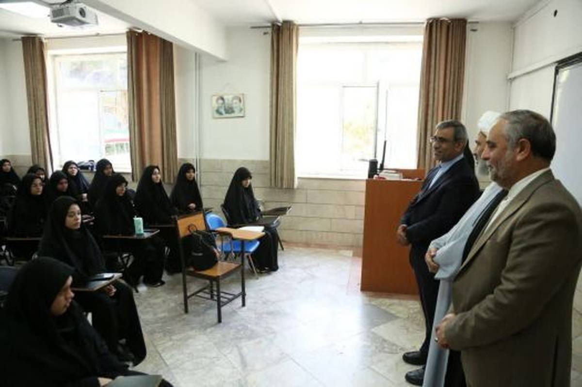 دانشگاه فرهنگیان باید از حداقل‌های لازم و کیفیت بالای آموزشی برخوردار باشد