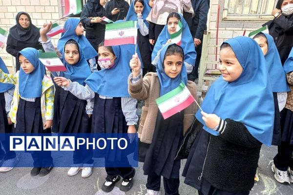 برپایی جشن وعده صادق۲ در مدارس رودهن 