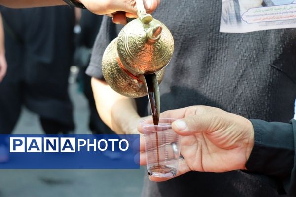 پای‌برهنه،در مسیر عشق