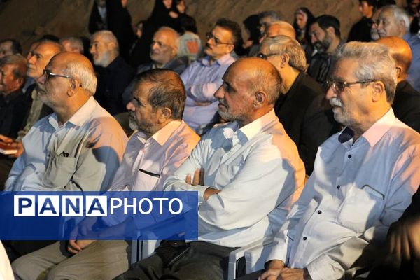 شبی با شاهدان؛ دورهمی پیشکسوتان و رزمندگان دفاع مقدس در قدمگاه شهدا پیشوا
