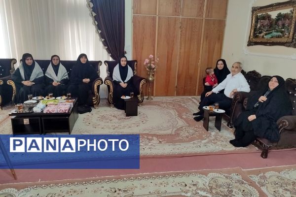 دیدار دانش‌آموزان هنرستان بصیرت با خانواده جانباز قاسم رسائی پور