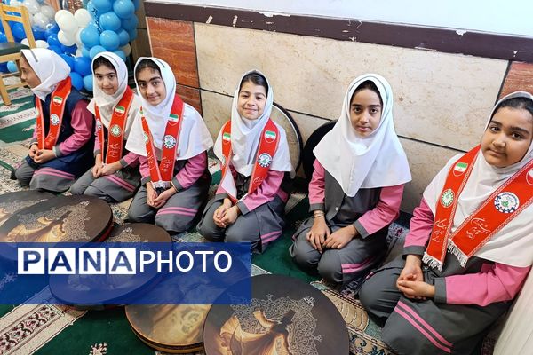 حضور دانش‌آموزان مدارس ناحیه دو شهرری در جشن ولادت حضرت فاطمه (س)