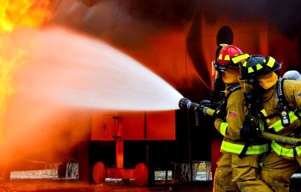 آتش‌سوزی در ساختمان در حال ساخت در خیابان سردار جنگل/ سقوط مرگبار کارگر اتباع