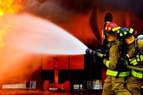 آتش‌سوزی در ساختمان در حال ساخت در خیابان سردار جنگل/ سقوط مرگبار کارگر اتباع