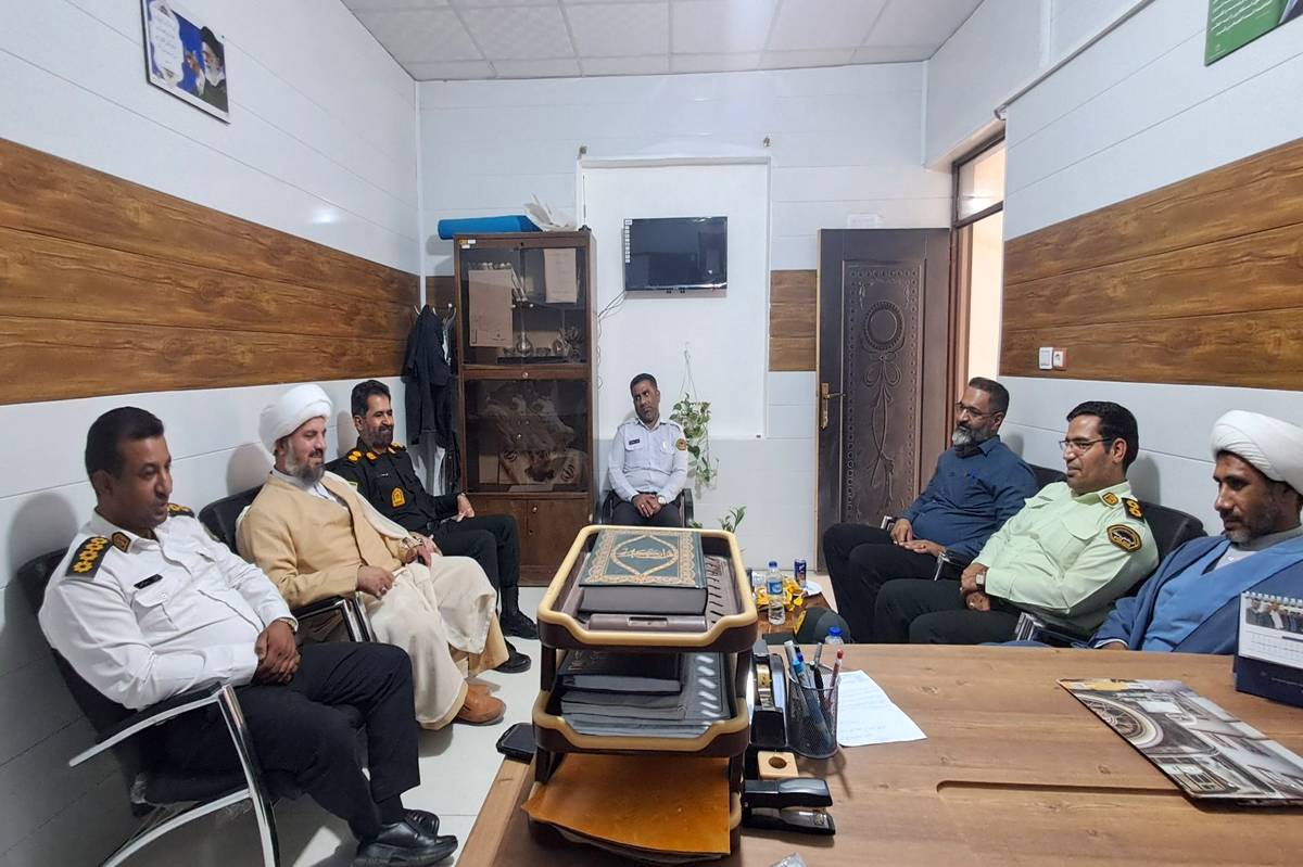بازدید امام جمعه و فرمانده انتظامی شهرستان فهرج از پلیسراه فهرج–زاهدان به مناسبت هفته فراجا