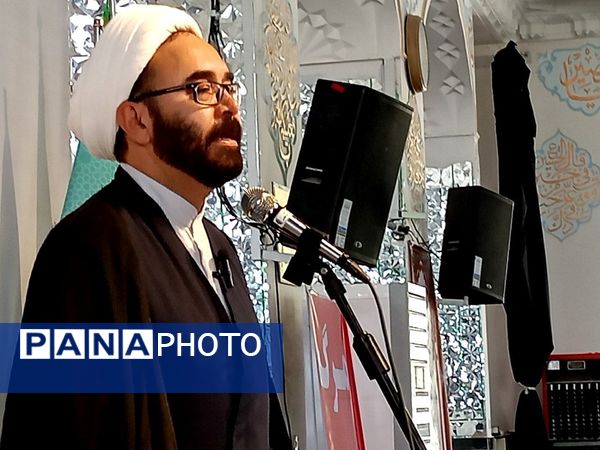 نماز جمعه ای هزاران نفری با حضور حماسی مردم کاشمر