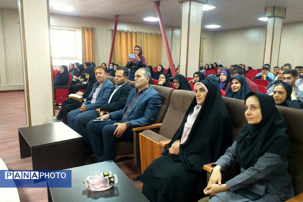 برگزاری دوره توانمند سازی سربازمعلمان و طلاب وظیفه قطب ۳ به میزبانی ملارد