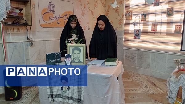 یادواره شهدا؛ عطر ایثار در دبیرستان نمونه محمودیه پیچید