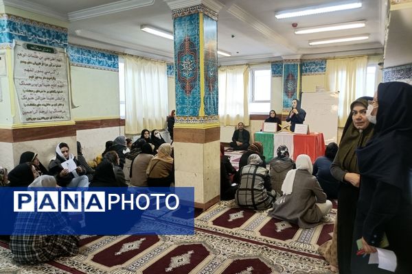 برگزاری کارگاه کاهش آسیب‌های اجتماعی در دبیرستان شهیدان گروسی