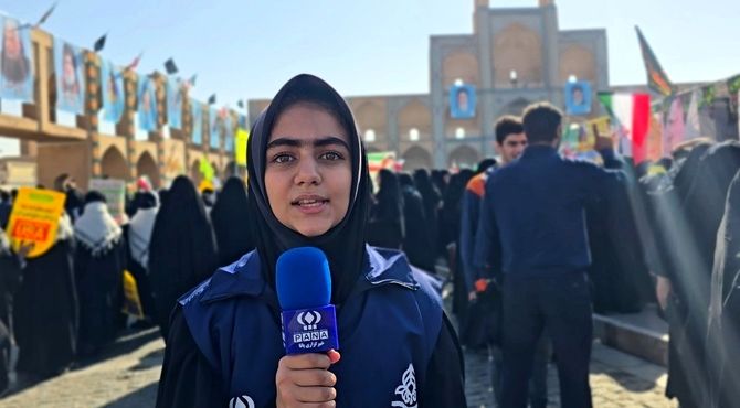 ۱۳ آبان؛ حماسه استکبارستیزی دانش‌آموزان یزدی در میدان امیرچخماق