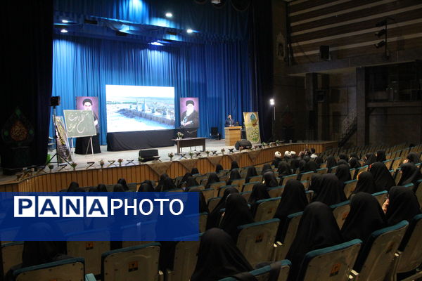 مراسم تقدیر از نخبه قرآنی دانشگاه فرهنگیان یزد 