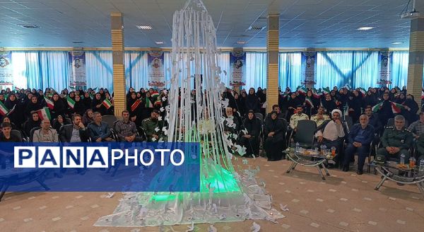 یادواره شهدا در اسدآباد 