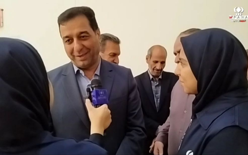 معلم کلاس اولم با تشویق‌های خود باعث خوش‌خطی شاگردانش شد