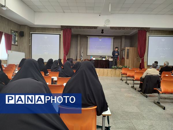 جلسه معاونین و مربیان پرورشی  ناحیه سه در دبیرستان مصلی نژاد حضرت زهرا(س)