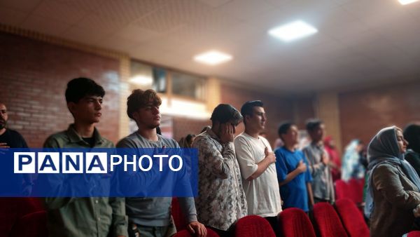 تقدیر از دانش‌آموزان فعال محمدشهری در زمینه‌های فرهنگی و هنری