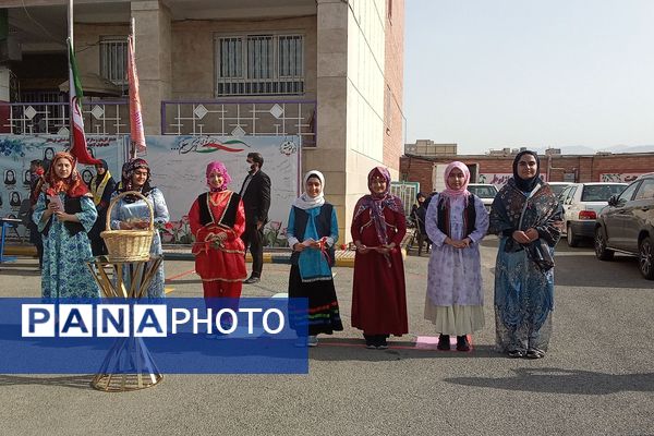 پاسداشت مقام شامخ معلم در آموزشگاه هیأت امنایی فرزانگان ملارد؛ با نواختن زنگ سپاس معلم 