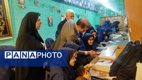 بازدید معاون آموزش متوسطه استان از دبیرستان شاهد تکتم ناحیه ۳ مشهد