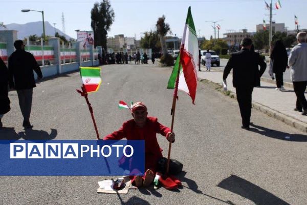 حضور پرشور دانش‌آموزان گچساران در راهپیمایی ۲۲ بهمن