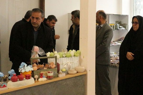 افتتاح نمایشگاه ویژه شب یلدا در فیروزکوه