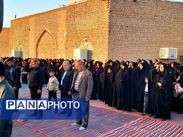 قرائت دعای باران و نماز جماعت در روستای دهنو خلیل آباد