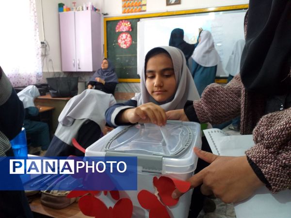 شور و شوق انتخابات شورای دانش آموزی در دبستان دخترانه میمنت زین اقلی