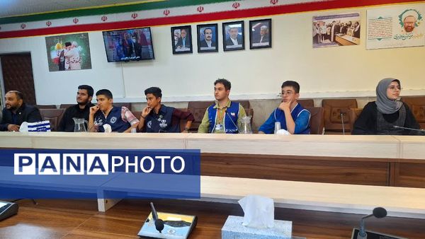 نشست دانش‌آموز خبرنگاران پانا استان البرز با مدیرکل آموزش‌وپرورش به مناسبت روز خبرنگار