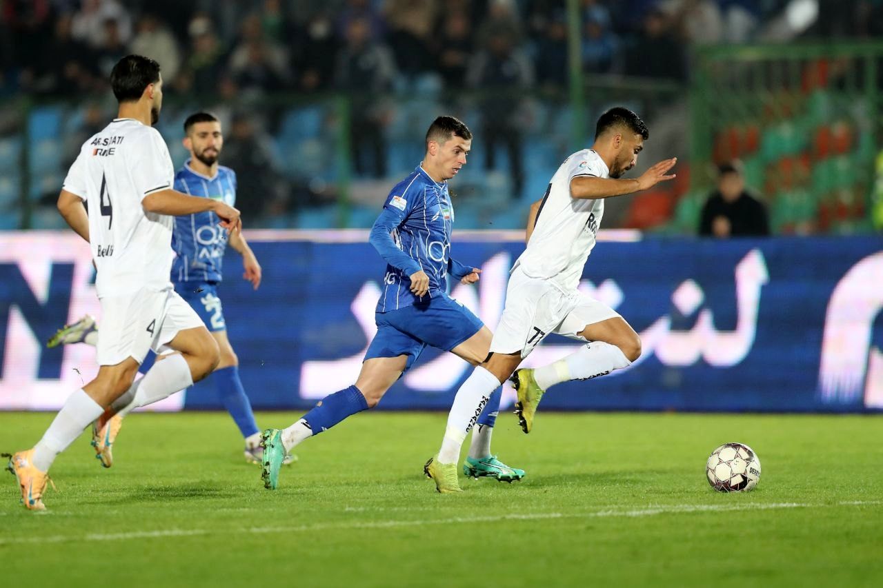 ملوانان دیار باران ترمز استقلال را کشیدند/ آشورماتوف ناجی استقلال