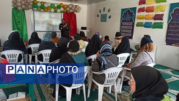 آموزش اطفای حریق به داوطلبان دوام ثامن منطقه ۱۲ مشهد