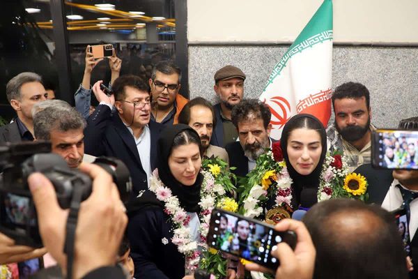 آیین استقبال باشکوه از آتوسا گلشاد نژاد، قهرمان طلای کاراته ایران در کرمانشاه