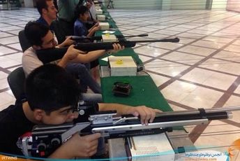  مسابقه با تفنگ بادی در هفته دفاع مقدس 