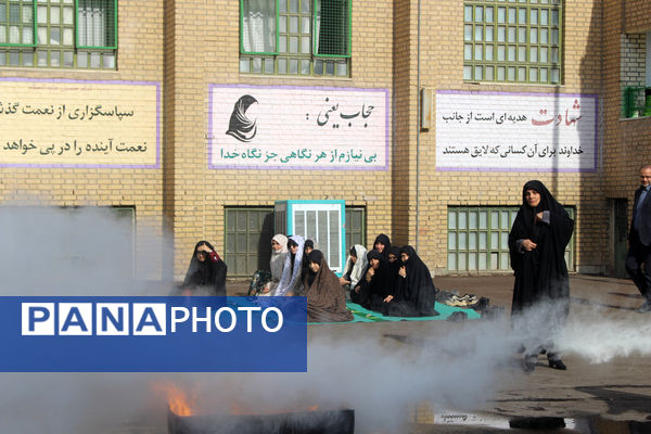 مانور زلزله و ایمنی در دبیرستان شاهد رضویه قم