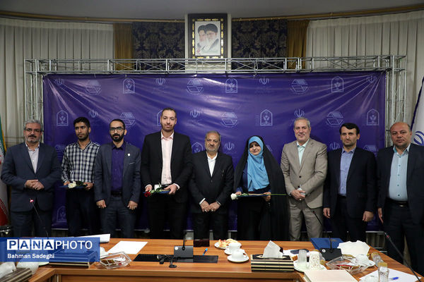 نشست صمیمی وزیر آموزش و پرورش با مدال آوران المپیادهای جهانی