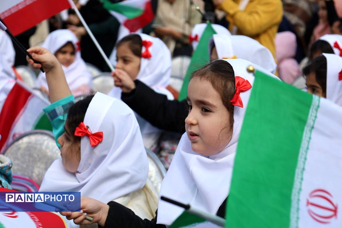 جشن شکوفهها در آذربایجان غربی