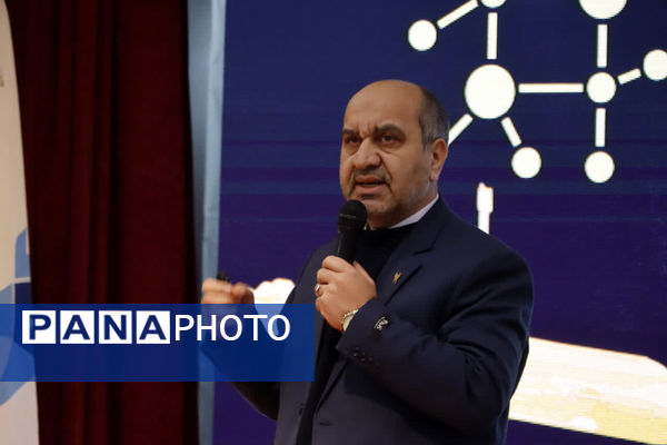 همایش تقدیر از پژوهشگران و فناوران برتر خراسان رضوی و تجلیل از جهادگران علم و فناوری